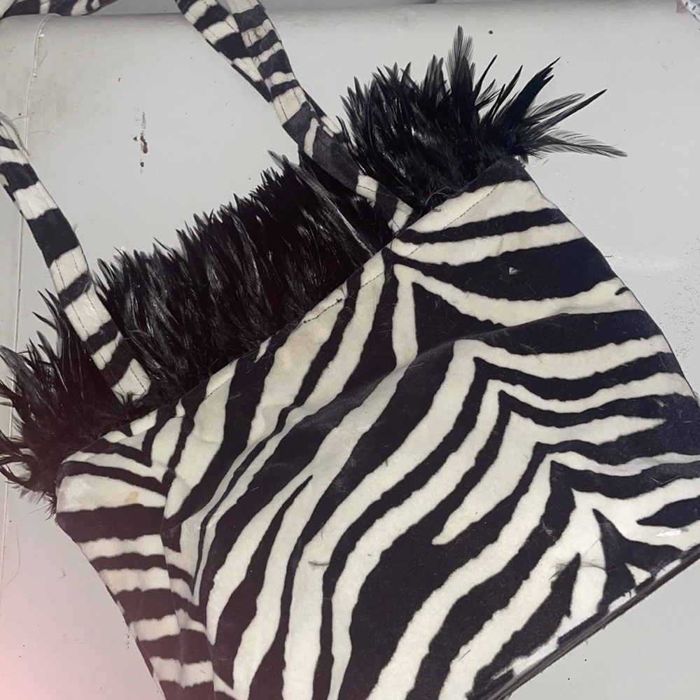 SALE💚
 Lynn Carmelo purse🦓